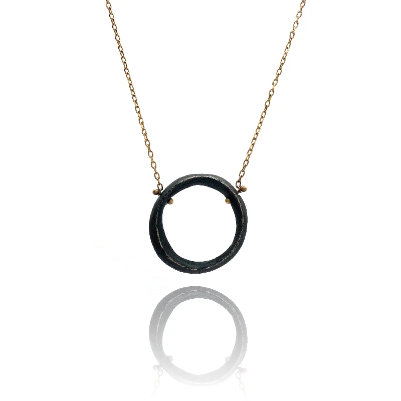 heart-shaped necklaces for women -Black Circle Pendant Necklace