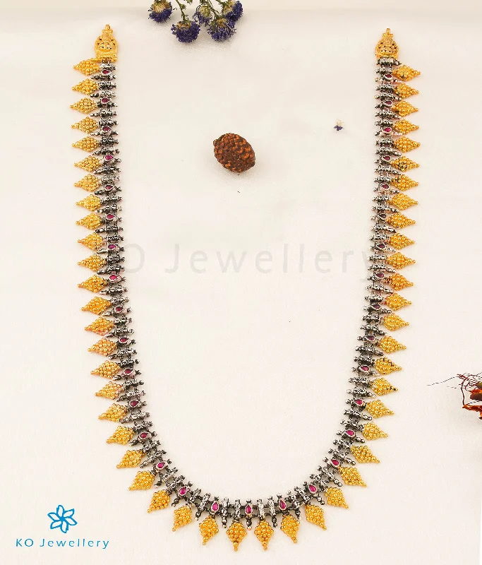 classic diamond necklaces for women -The Ridhi Silver Necklace (Two-Tone)